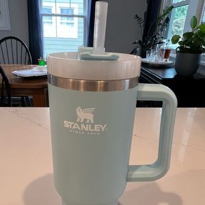 Stanley 40 ounce adventure quencher. New aqua color